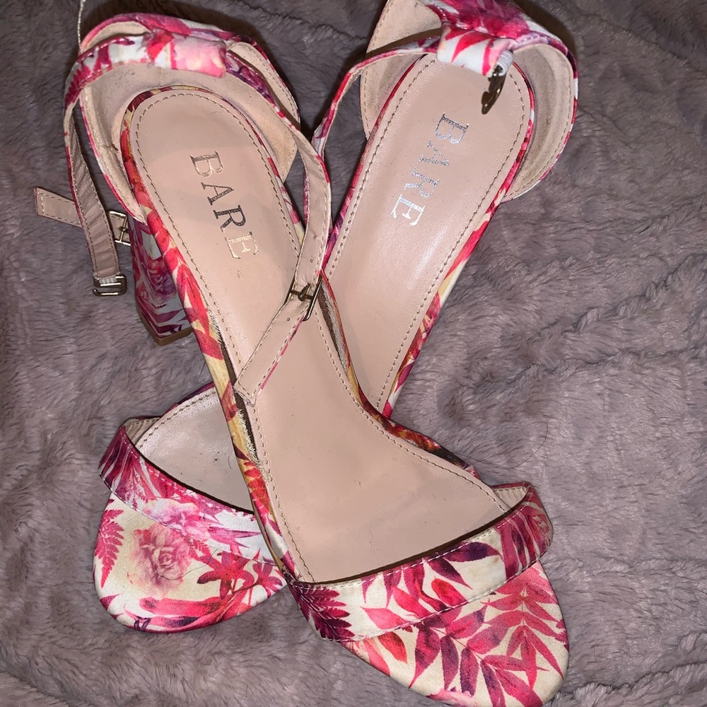 FLORAL PINK HEELS